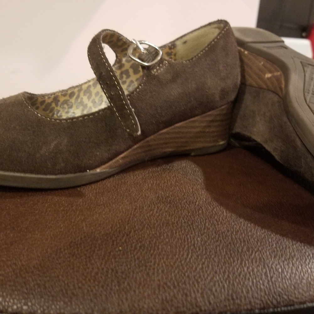 Girls shoes